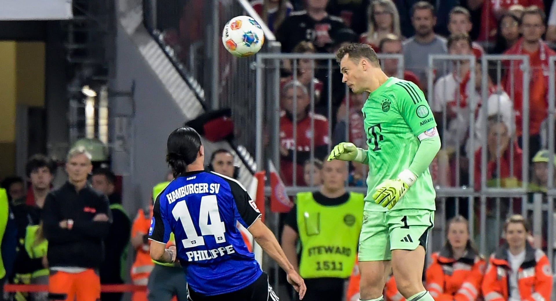 Manuel Neuer: War bei Mikelbrencis Großchance da und wehrte den Ball ab (18.). Ansonsten musste er kaum eingreifen. Klärte in Libero-Manier auch mal per Kopf. Note 2
