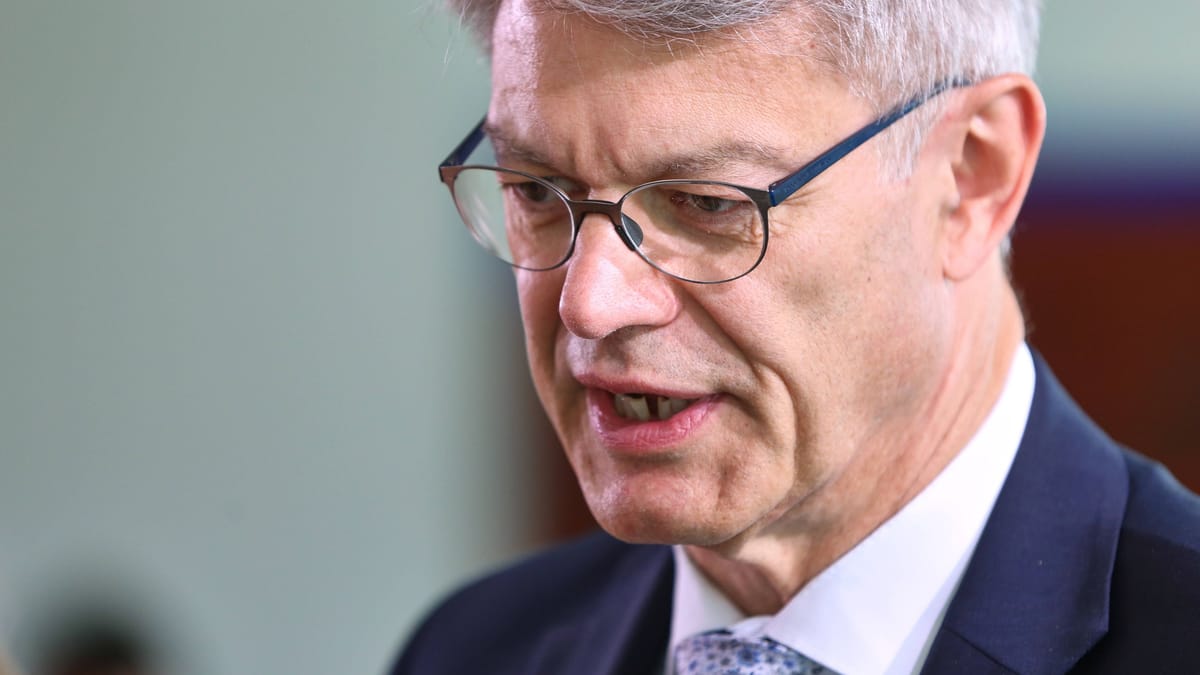 Deutsche Bahn: Verkehrsminister Schnieder senkt Pünktlichkeitsziele