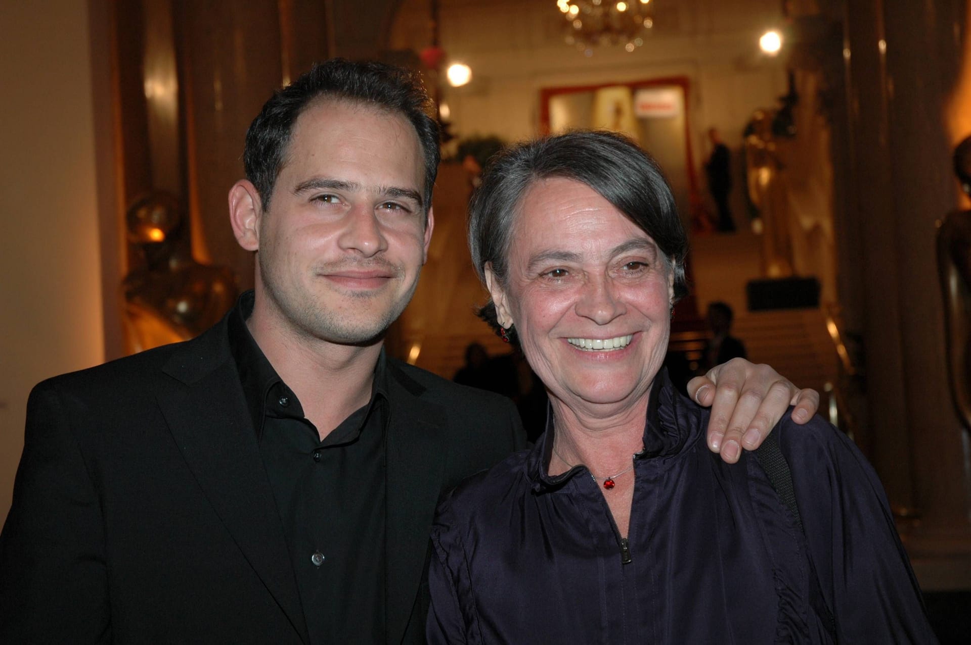 2006: Moritz Bleibtreu mit seiner mittlerweile verstorbenen Mutter Monica Bleibtreu. 2006: Moritz Bleibtreu mit seiner mittlerweile verstorbenen Mutter Monica Bleibtreu.
