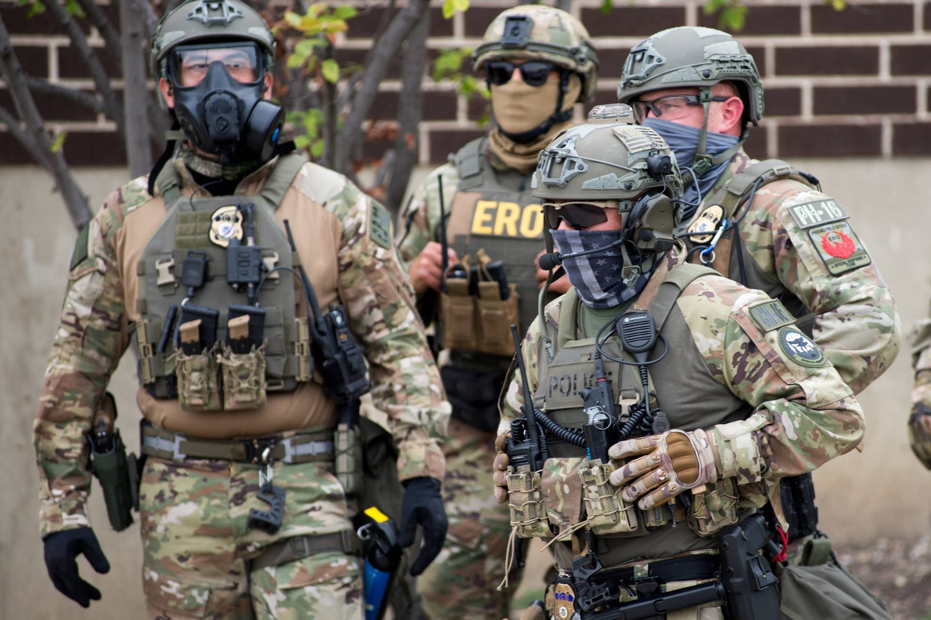 Mitglieder der ICE-Polizei, die Jagd auf Migranten in den USA macht. (Archivbild)