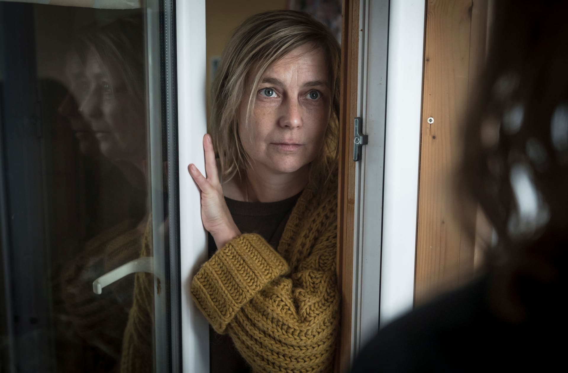 Ratlose Mutter: Brasch (Claudia Michelsen) stattet Rebecca Schratt (Maja Beckmann) einen Besuch ab.