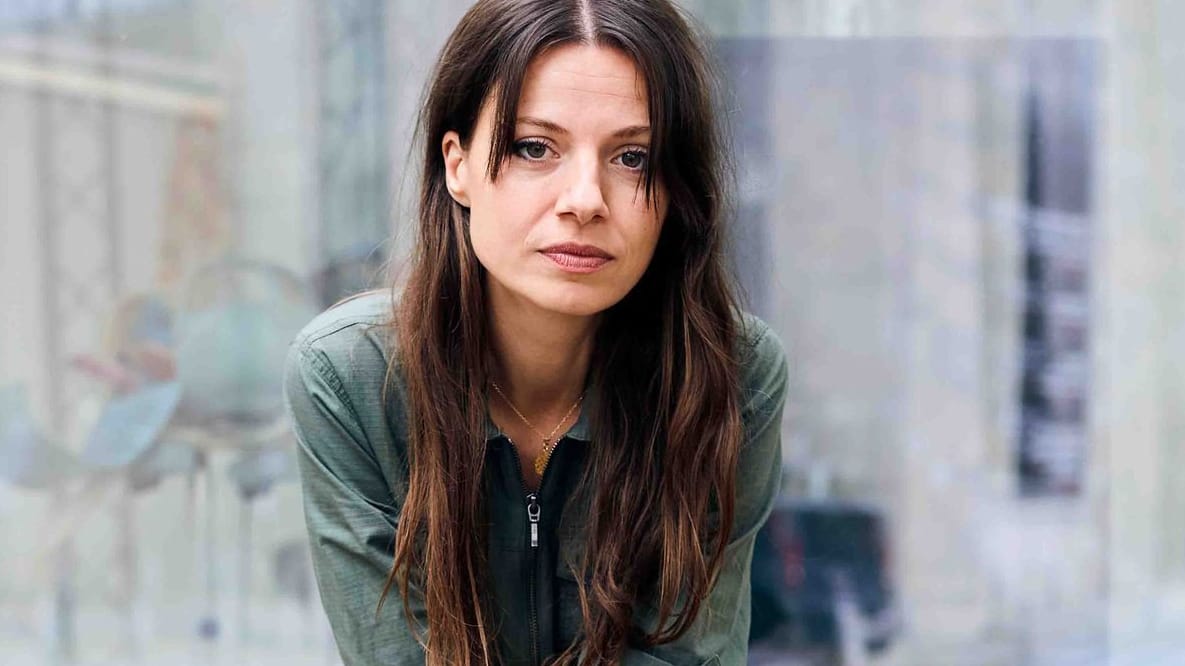 Julia Hartmann: Wenn ich als Berlinerin durch die Straßen laufe, bin ich oft schon ein Unikat." Julia Hartmann: Wenn ich als Berlinerin durch die Straßen laufe, bin ich oft schon ein Unikat."