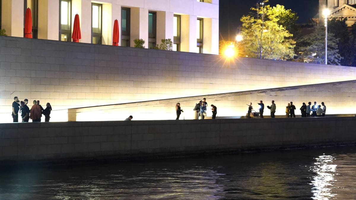 Tödliche Messerstecherei am Humboldt Forum in Berlin – acht Haftbefehle