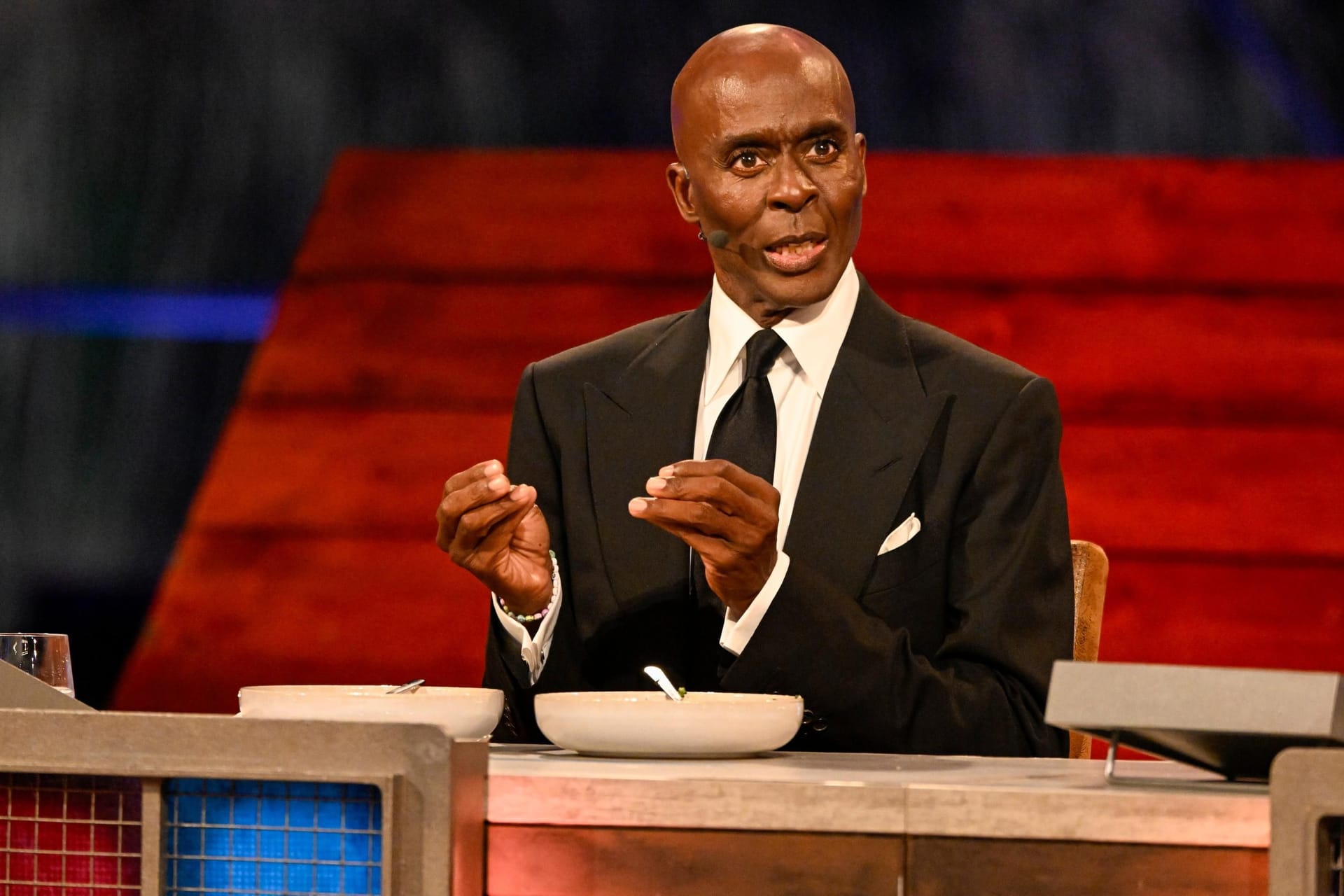 Bruce Darnell: Der Neue in der Jury war ziemlich streng. Bruce Darnell: Der Neue in der Jury war ziemlich streng.