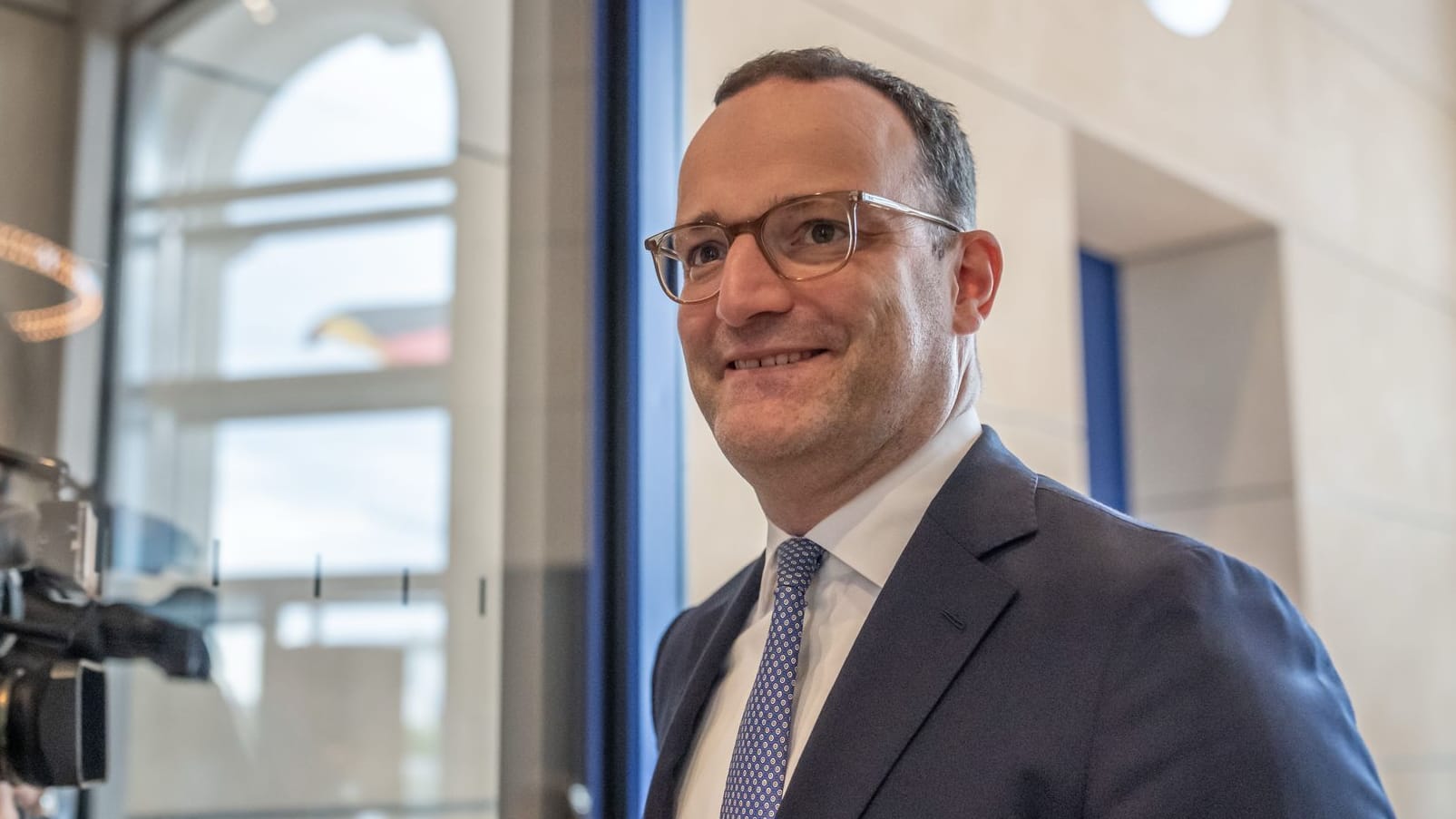 urn:newsml:dpa.com:20090101:250928-935-860444