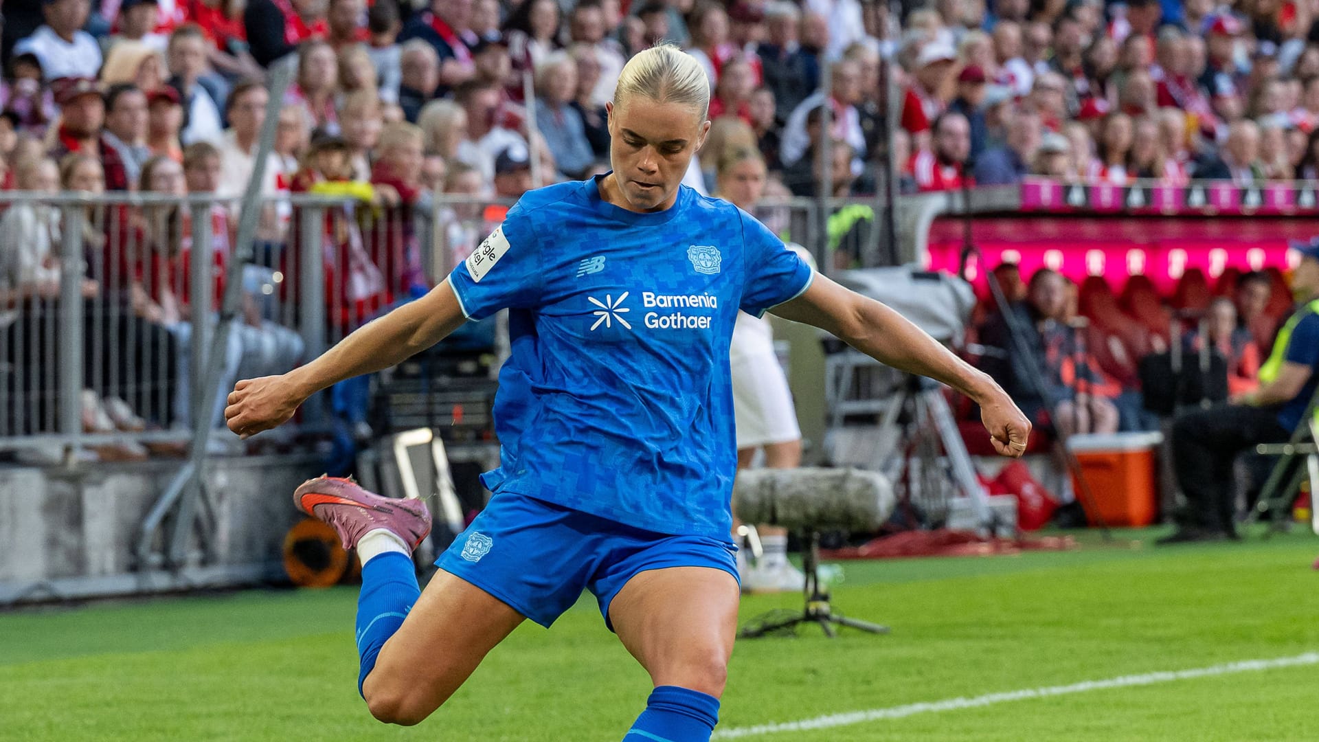 Cornelia Kramer wird Bayer 04 Leverkusen erstmal fehlen. Cornelia Kramer wird Bayer 04 Leverkusen erstmal fehlen.