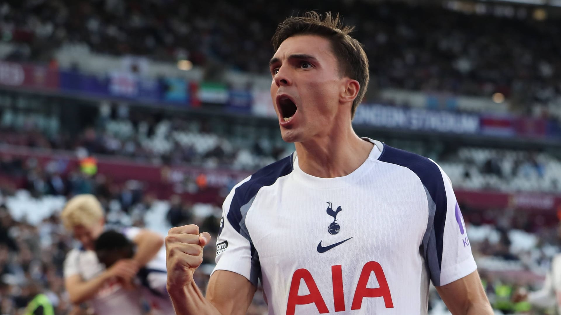 João Palhinha im Trikot von Tottenham Hotspur: Der Portugiese erzielte in bisher sieben Pflichtspielen für die Londoner einen Treffer. João Palhinha im Trikot von Tottenham Hotspur: Der Portugiese erzielte in bisher sieben Pflichtspielen für die Londoner einen Treffer.