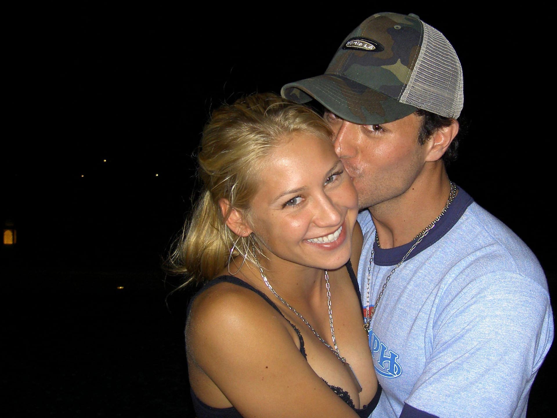 Enrique Iglesias bestätigt Schwangerschaft von Anna Kournikova