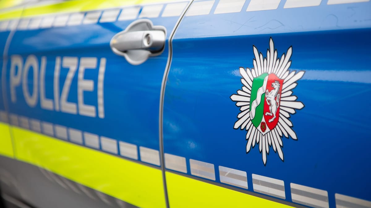 Düsseldorf: Polizeianwärterin nach Mottoparty in Dienstkleidung gefeuert