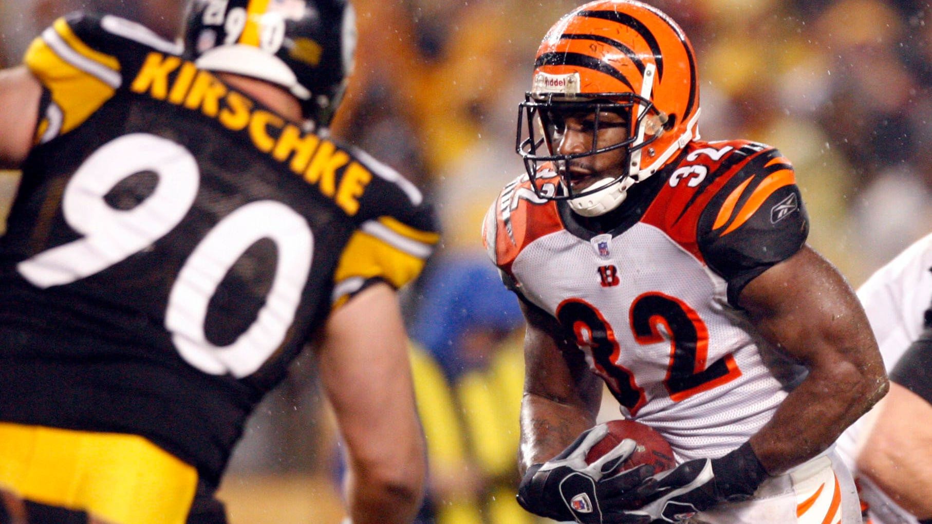 Als Spieler der Cincinnati Bengals schaffte es Johnson 2004 in den Pro Bowl, einem Show-Wettbewerb der besten NFL-Spieler. Als Spieler der Cincinnati Bengals schaffte es Johnson 2004 in den Pro Bowl, einem Show-Wettbewerb der besten NFL-Spieler.