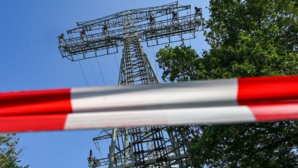 Stromausfall legt Berliner Haushalte lahm: Brandanschlag vermutet