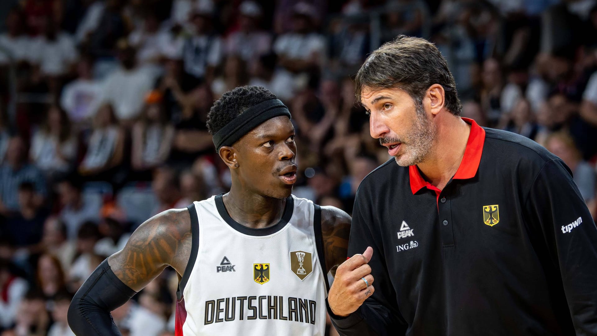 Dennis Schröder und Álex Mumbrú: Der Kapitän und der Trainer waren in engem Austausch.
