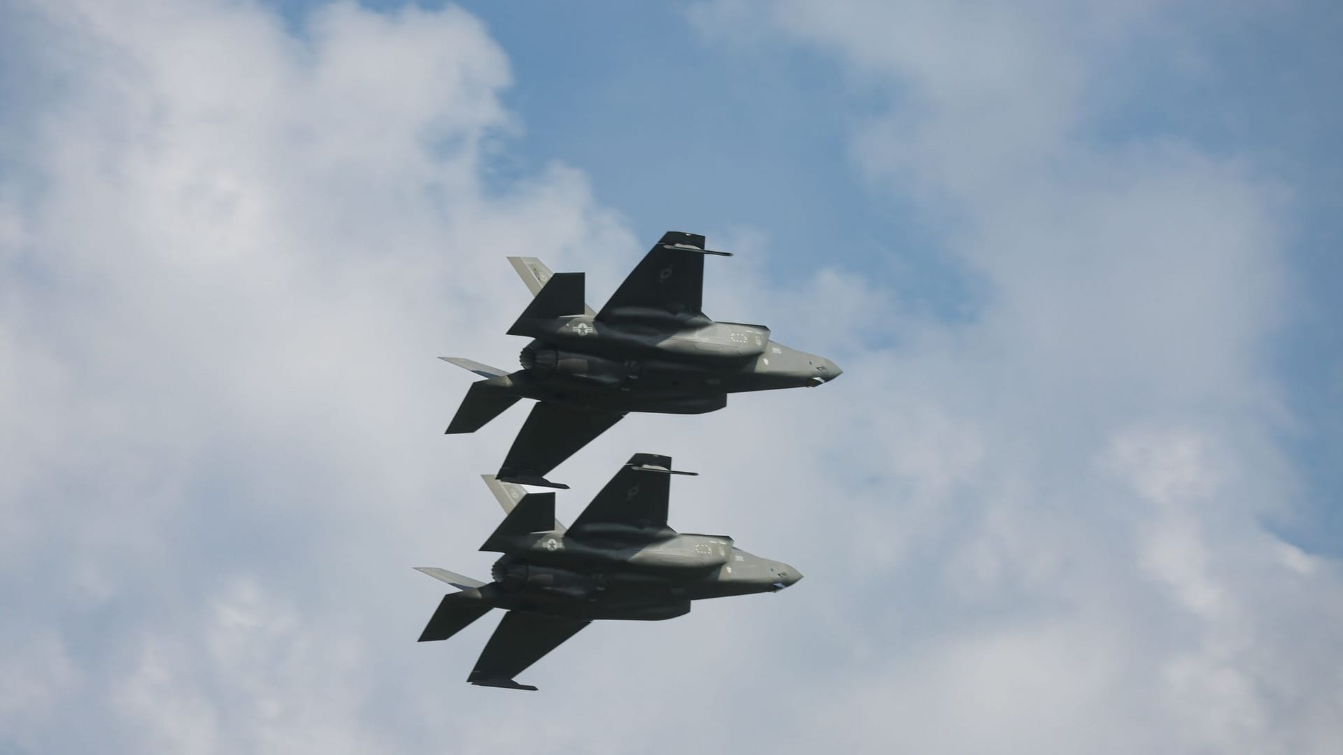 Polnische Kampfflugzeuge bei einer Parade Polnische Kampfflugzeuge bei einer Parade