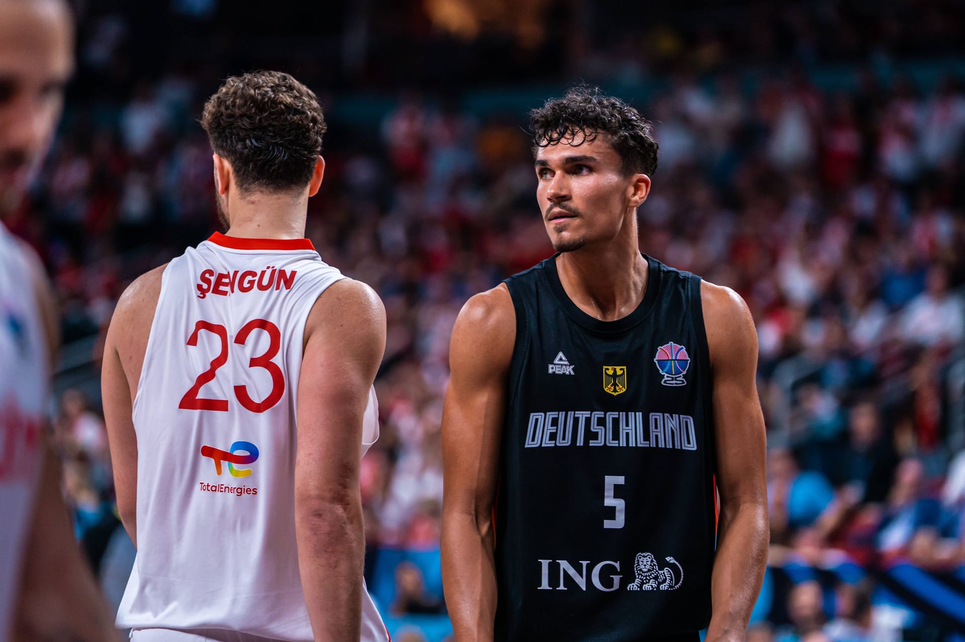 Tristan da Silva (rechts): Er verdient auch als NBA-Neuling schon Millionen. Tristan da Silva (rechts): Er verdient auch als NBA-Neuling schon Millionen.