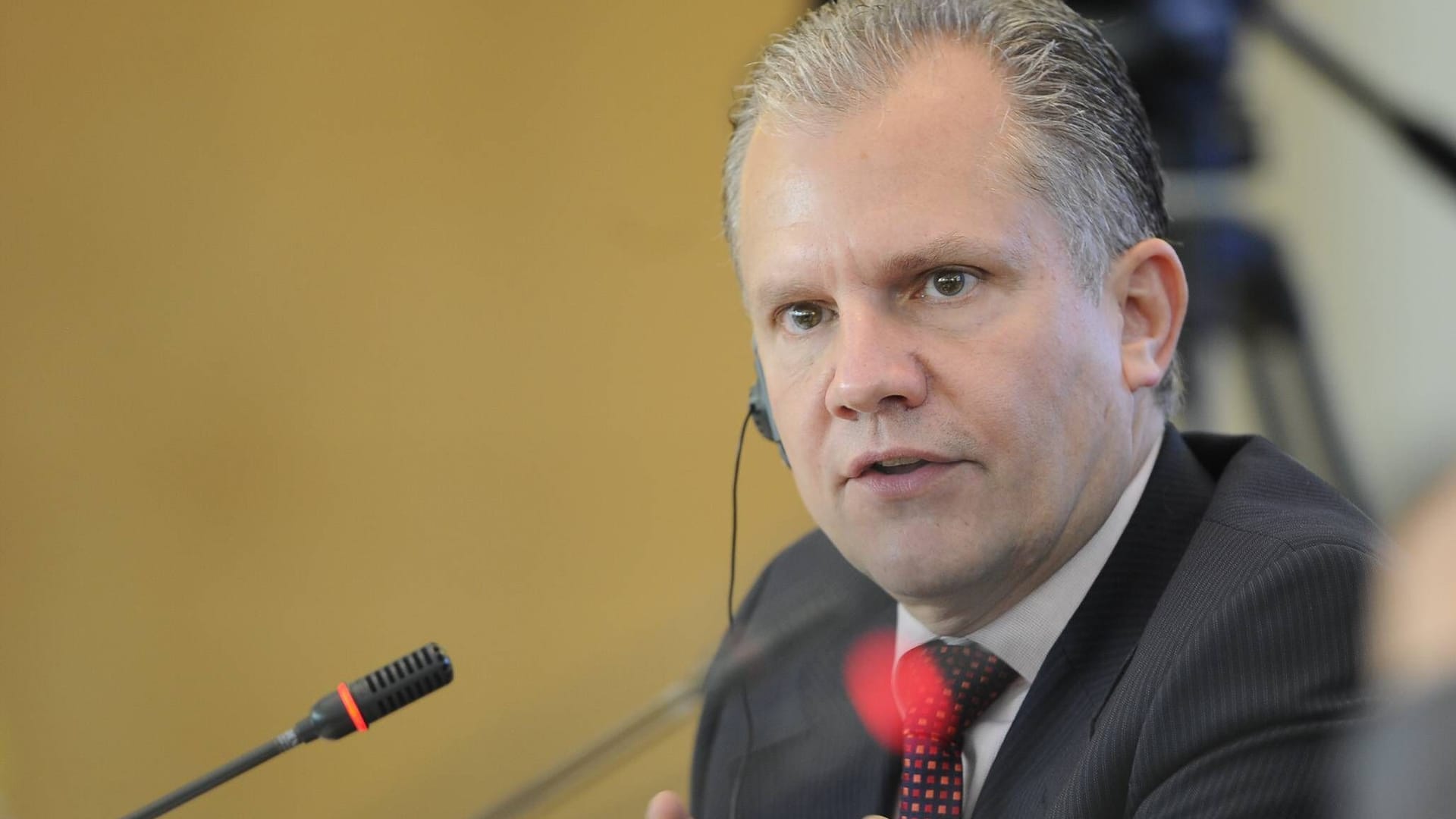 Arthur Sulzberger, Verleger der New York Times (Archivfoto): Er ist einer der wenigen Verleger, die Trump noch die Stirn bieten. Arthur Sulzberger, Verleger der New York Times (Archivfoto): Er ist einer der wenigen Verleger, die Trump noch die Stirn bieten.