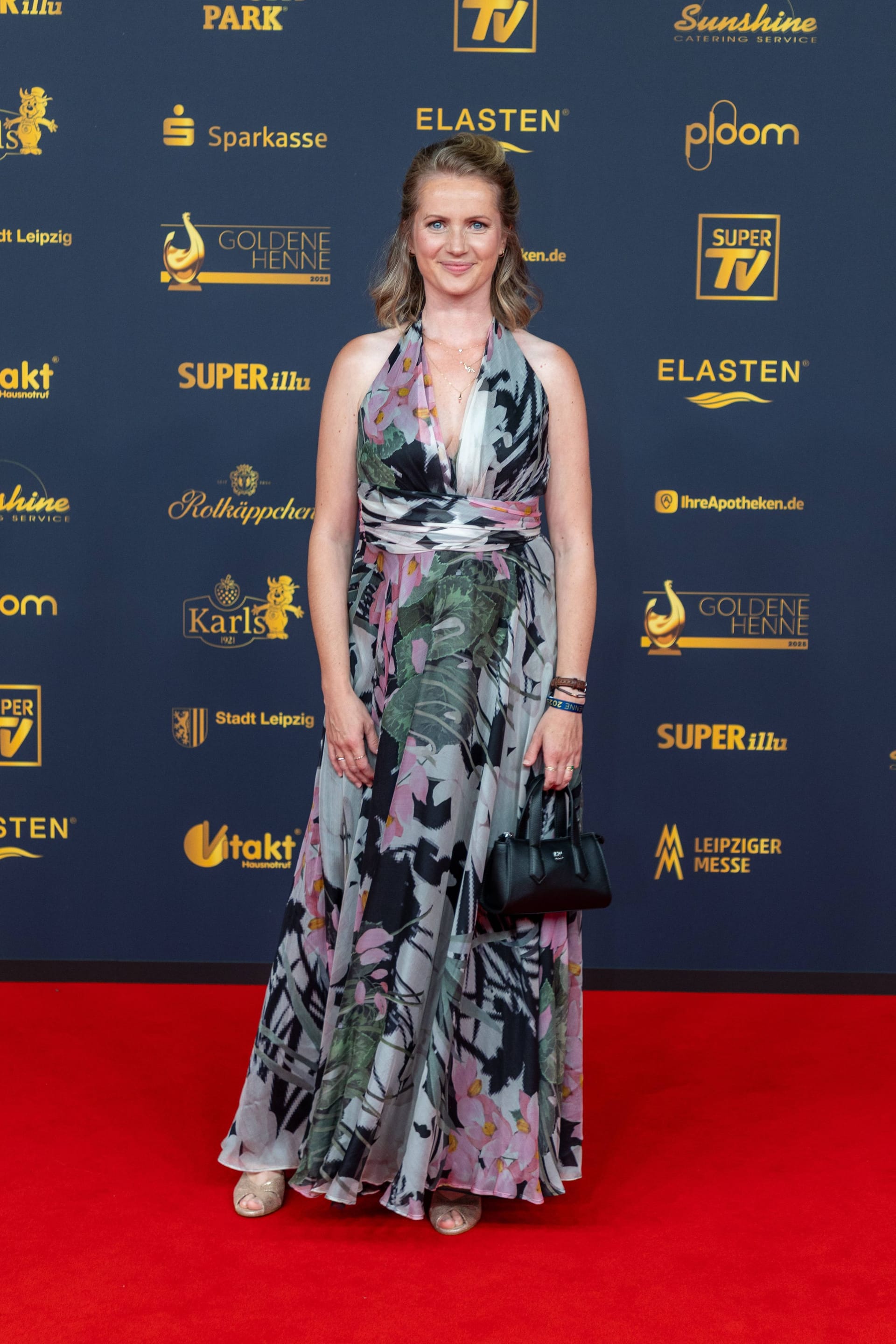 Cornelia Gröschel : Die Schauspielerin hielt eine Lautadio auf Katrin Sass. Cornelia Gröschel : Die Schauspielerin hielt eine Lautadio auf Katrin Sass.