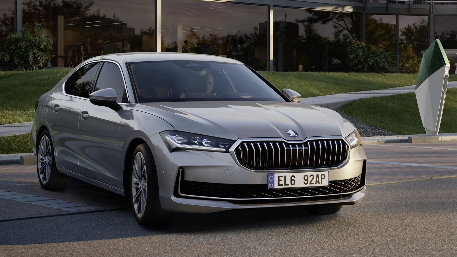 Teuer, aber auch wertstabil: In der Mittelklasse schneidet der Skoda Superb am besten ab.