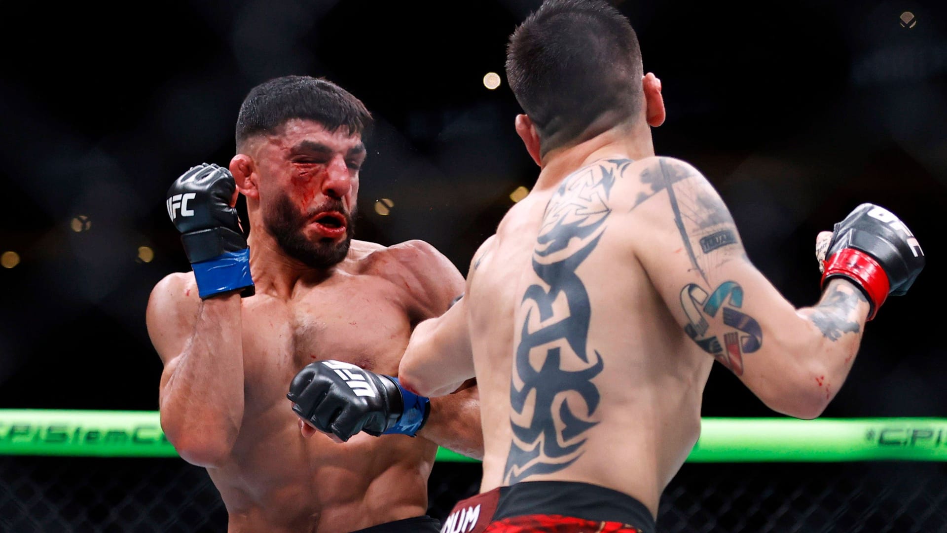 Kämpfer bei einem UFC-Fight in den USA (Symbolfoto): Hier will der junge MMA-Kämpfer Altin Zenuni einmal hin. Kämpfer bei einem UFC-Fight in den USA (Symbolfoto): Hier will der junge MMA-Kämpfer Altin Zenuni einmal hin.