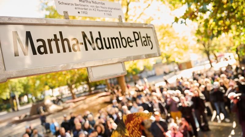 urn:newsml:dpa.com:20090101:251018-935-899490 urn:newsml:dpa.com:20090101:251018-935-899490