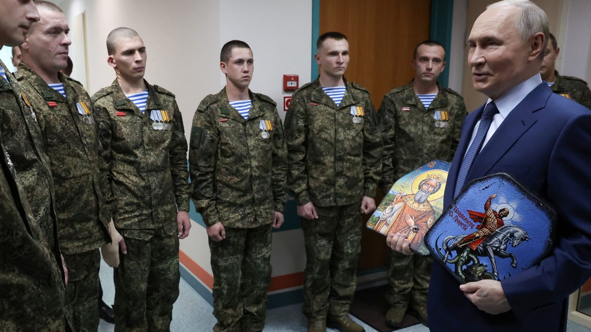 UKRAINE-CRISIS/PUTIN-VETERANS