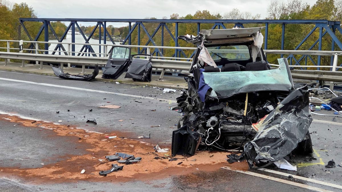 Unfall bei Braunschweig auf Kanalbrücke: Polizei macht mysteriösen Fund