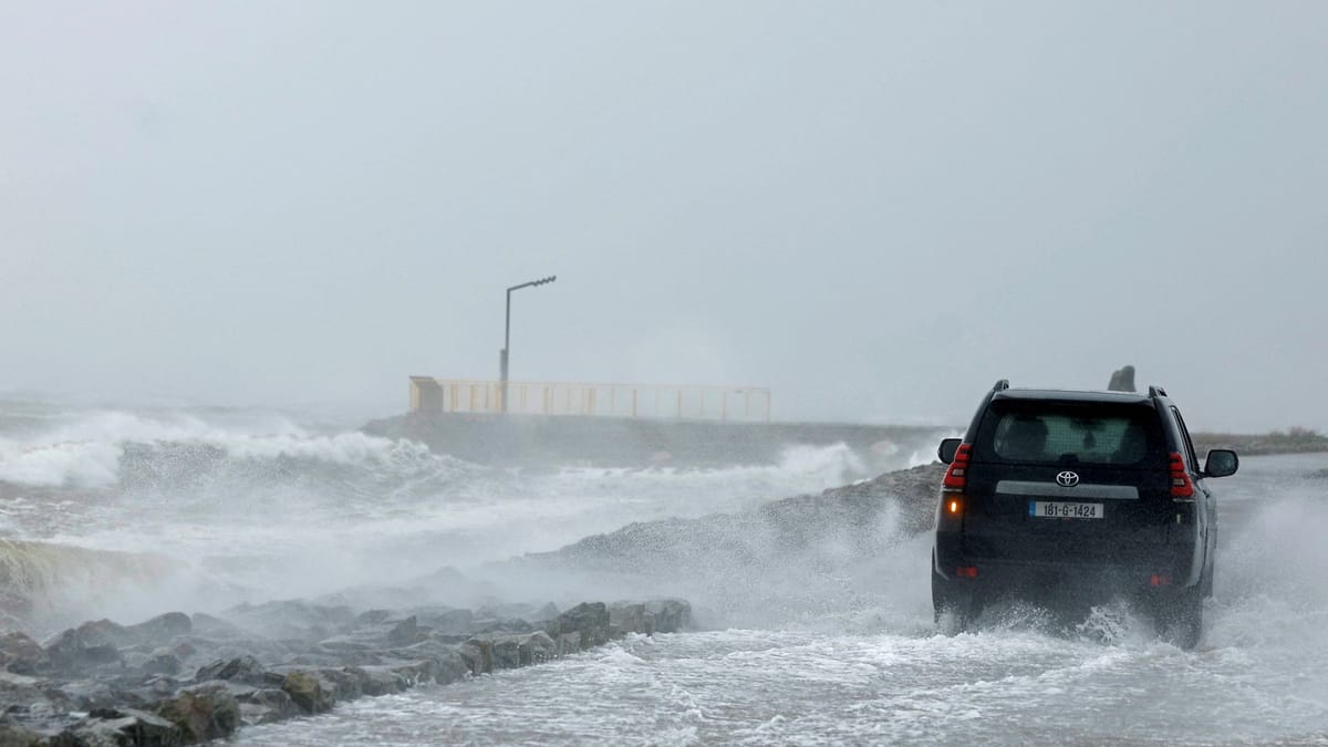 Bomben-Zyklon-w-tet-in-Irland-Hunderttausende-ohne-Strom