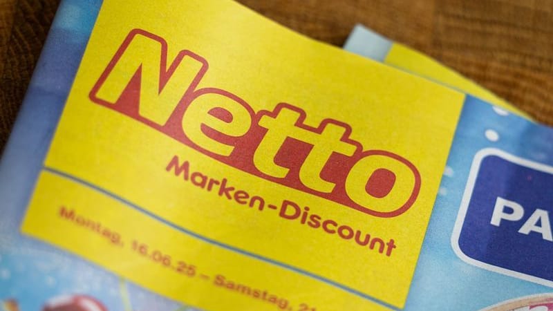 Ein Werbeprospekt der Supermarktkette Netto liegt auf einem Tisch: Der Bundesgerichtshof hat im Rechtsstreit um Netto-Werbung mit Preisermäßigung entschieden.