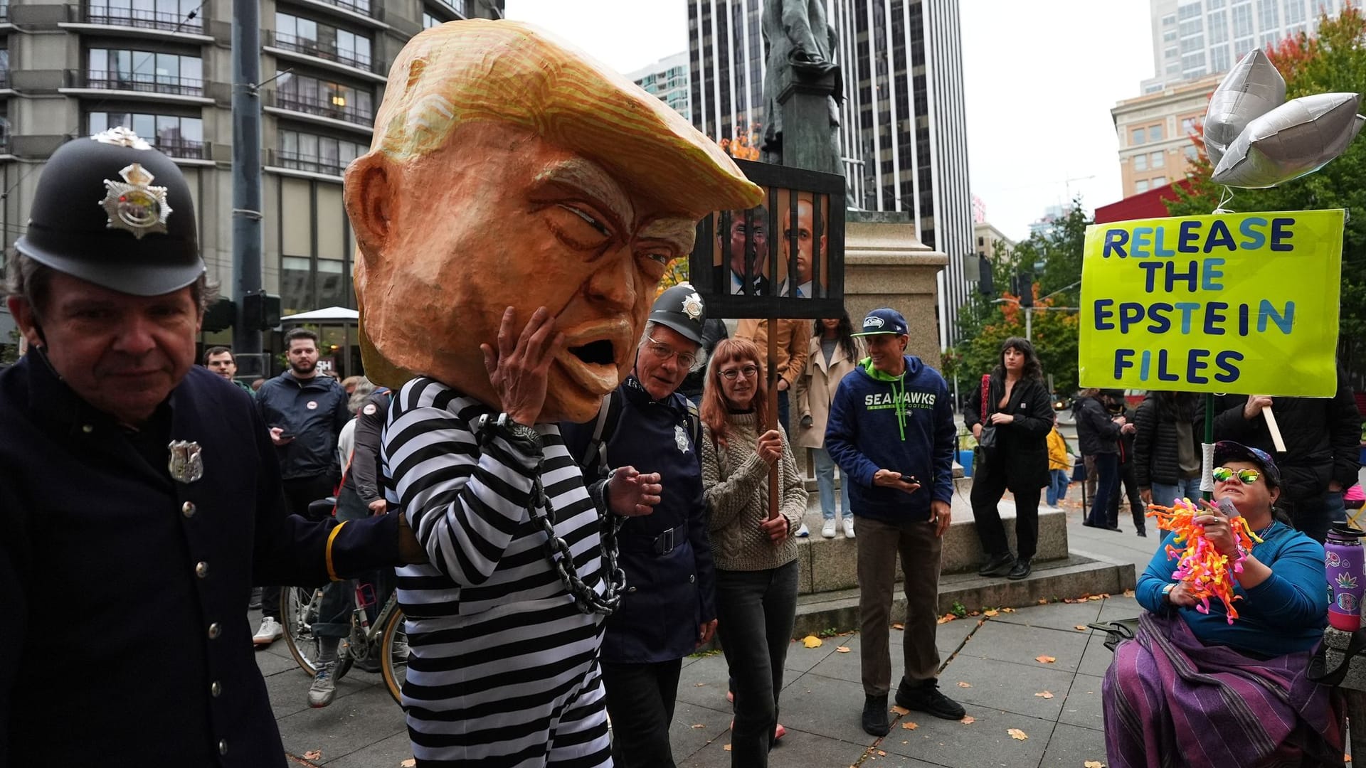 Demonstranten beim "No Kings"-Protest in Seattle: Millionen gingen landesweit auf die Straßen.