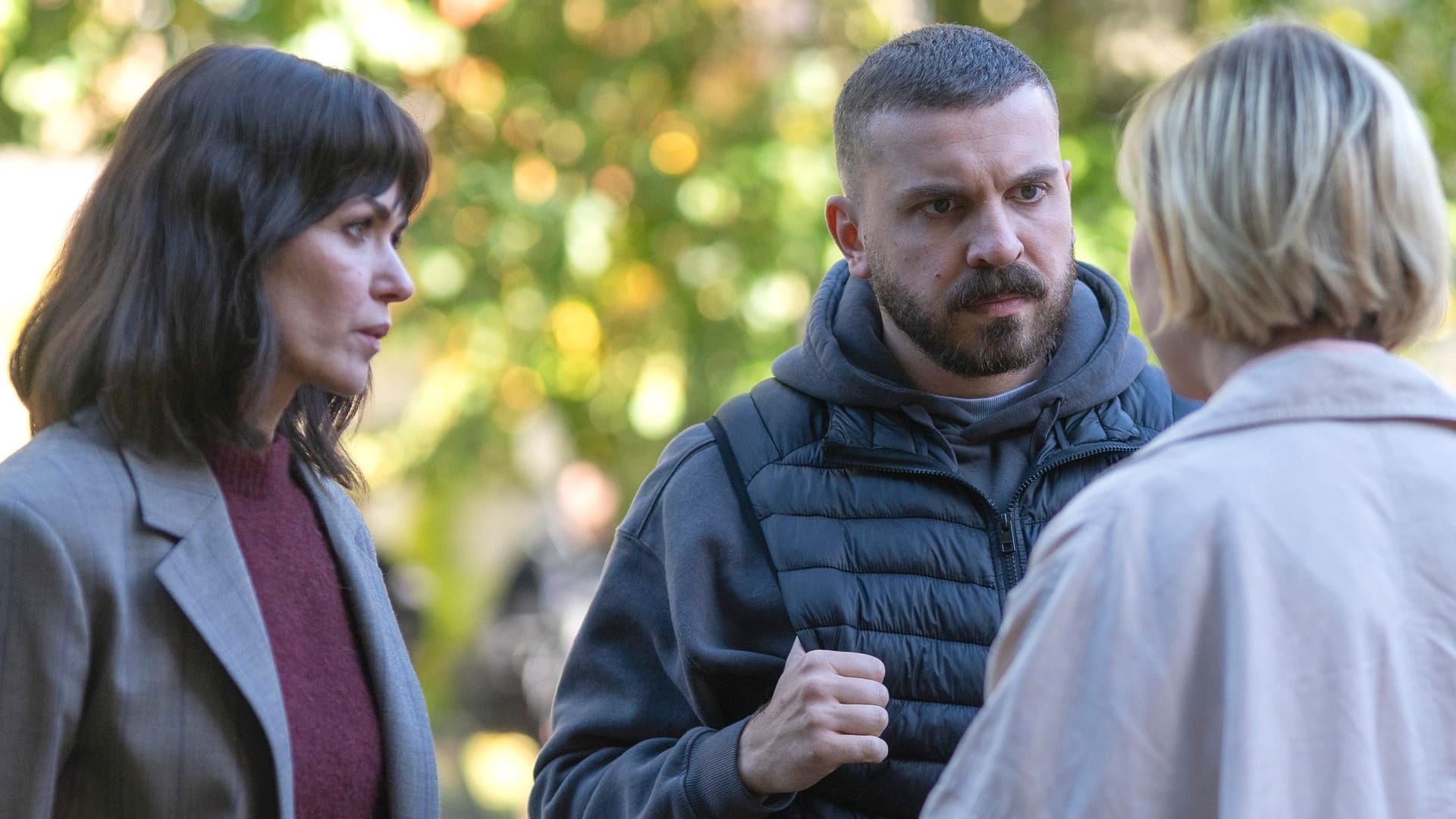 Maryam Azadi (Melika Foroutan), Hamza Kulina (Edin Hasanovic) und Michaela Zeller (Anna Drexler): Der "Tatort: Dunkelheit" wurde sehr gut bewertet. Maryam Azadi (Melika Foroutan), Hamza Kulina (Edin Hasanovic) und Michaela Zeller (Anna Drexler): Der "Tatort: Dunkelheit" wurde sehr gut bewertet.