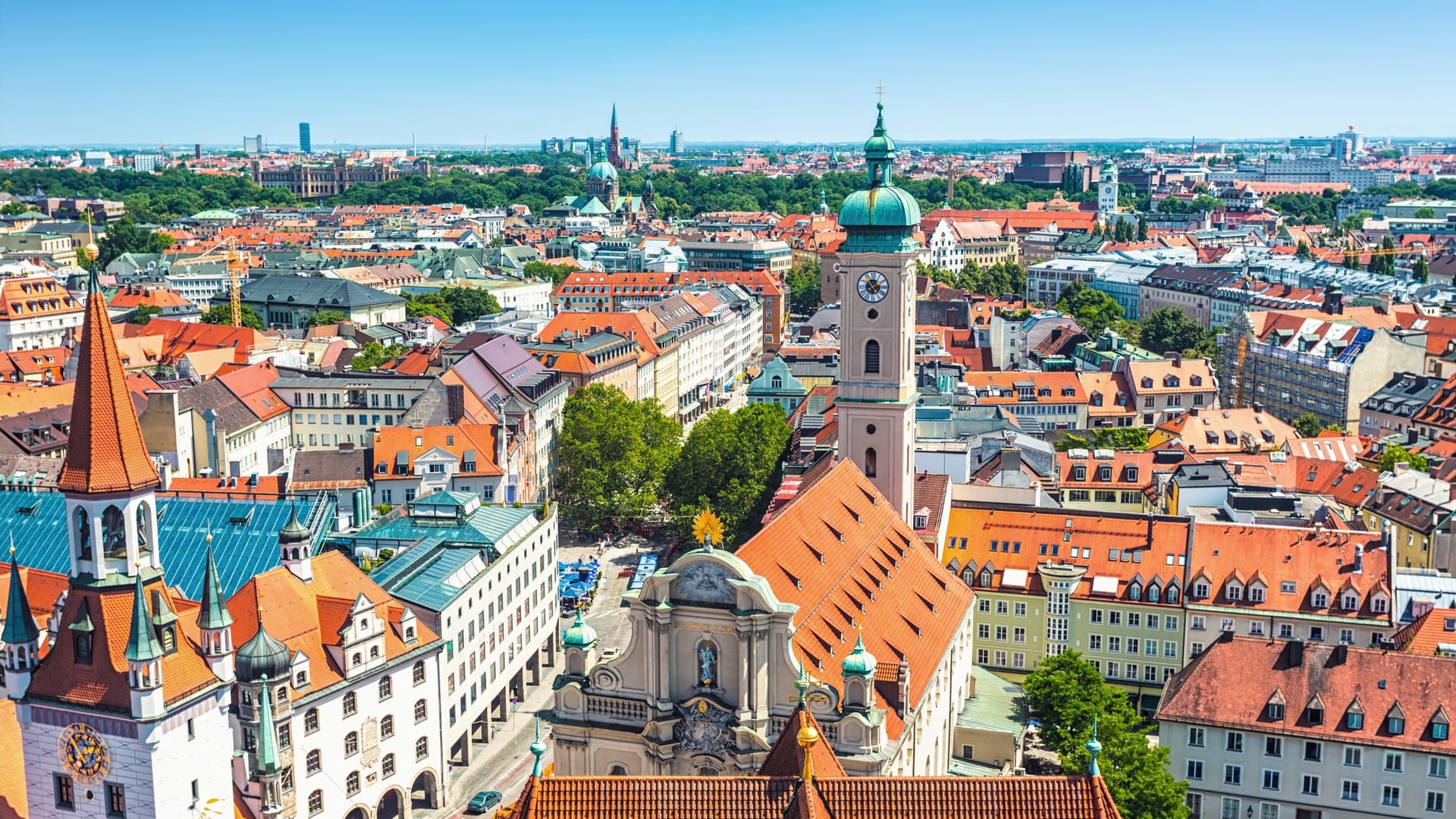 Blick über München: Die bayrische Landeshauptstadt erhebt besonders hohe Gebühren für die Außengastronomie.