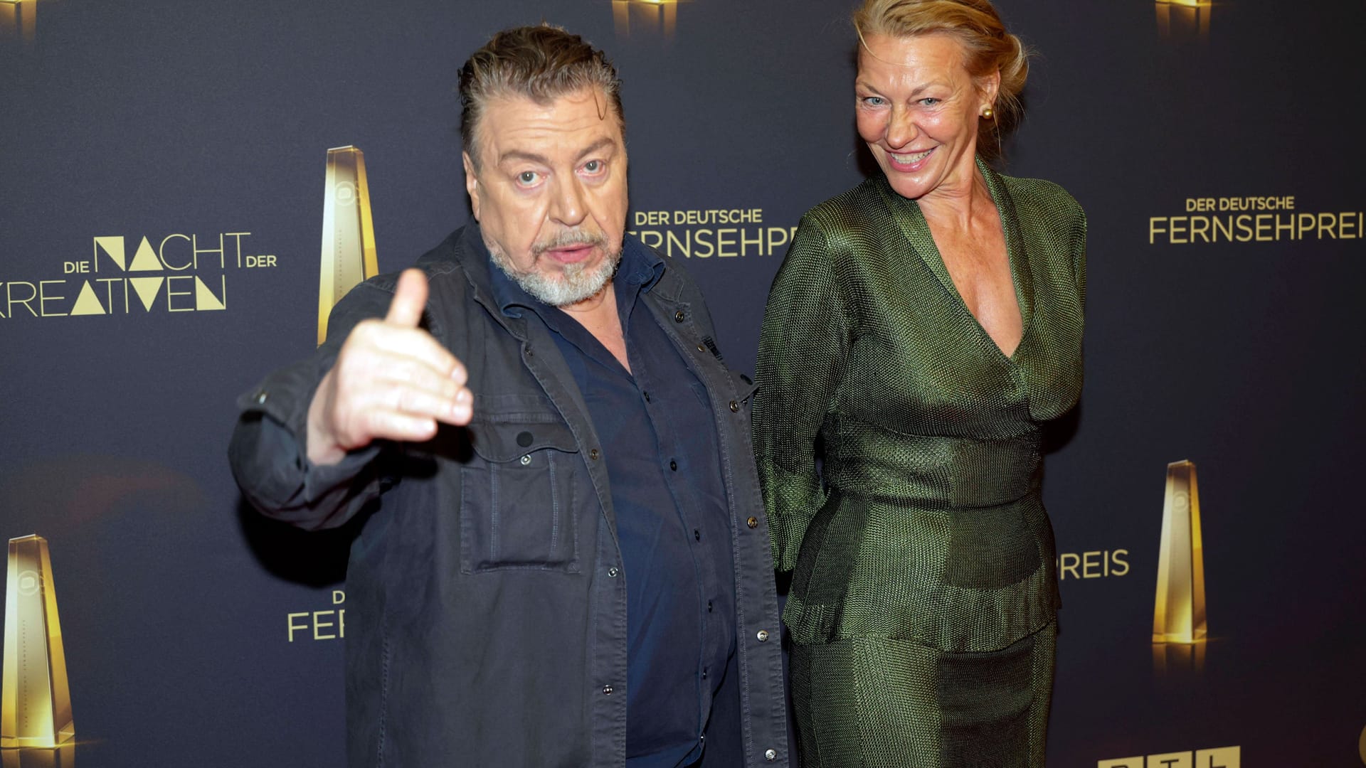 Armin Rohde mit seiner langjährigen Freundin Karen Böhne bei der Verleihung des Deutschen Fernsehpreises 2025. Armin Rohde mit seiner langjährigen Freundin Karen Böhne bei der Verleihung des Deutschen Fernsehpreises 2025.