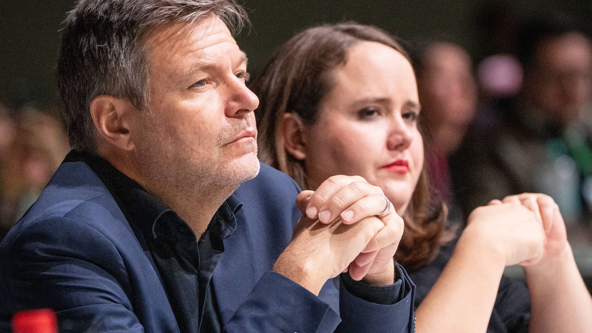 Robert Habeck (l) und Ricarda Lang (Archivbild): Beide haben keine Spitzenämter mehr inne.