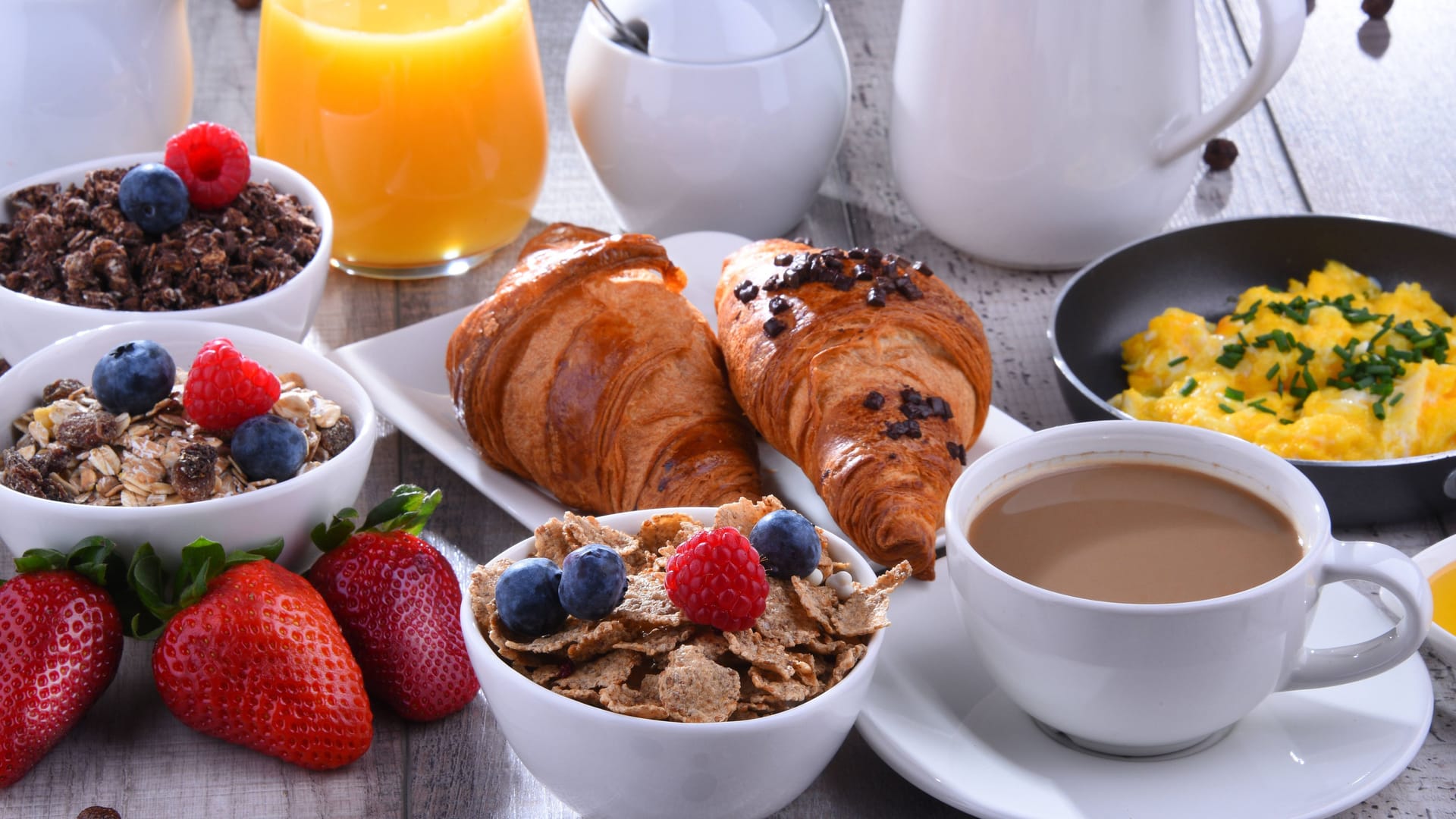 Frühstück (Symbolbild): In einem Café im Landkreis Gifhorn ist an einem Tag ein Schlabberlook erwünscht. Frühstück (Symbolbild): In einem Café im Landkreis Gifhorn ist an einem Tag ein Schlabberlook erwünscht.