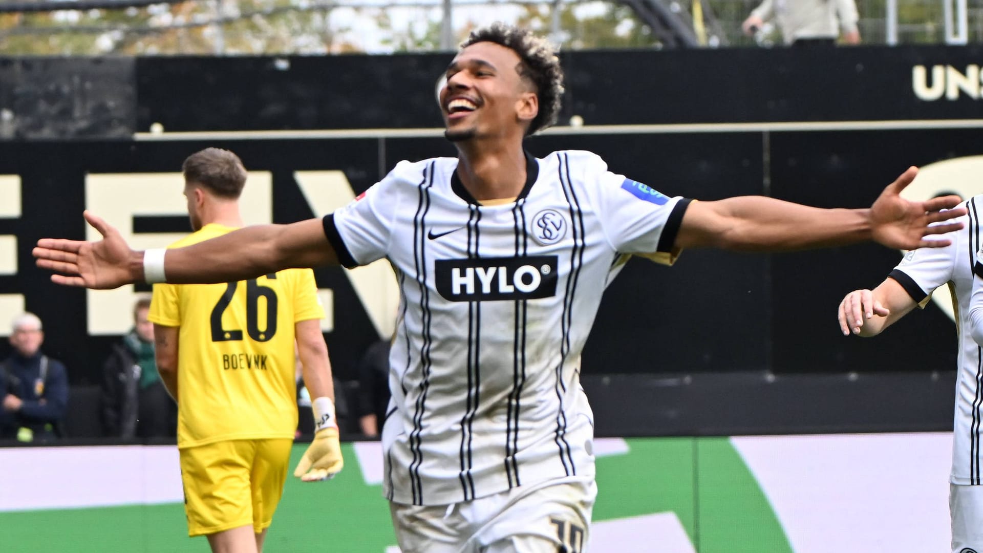 Leitete den Sieg der SV Elversberg ein: Bambasé Conté jubelt gegen Greuther Fürth. Leitete den Sieg der SV Elversberg ein: Bambasé Conté jubelt gegen Greuther Fürth.