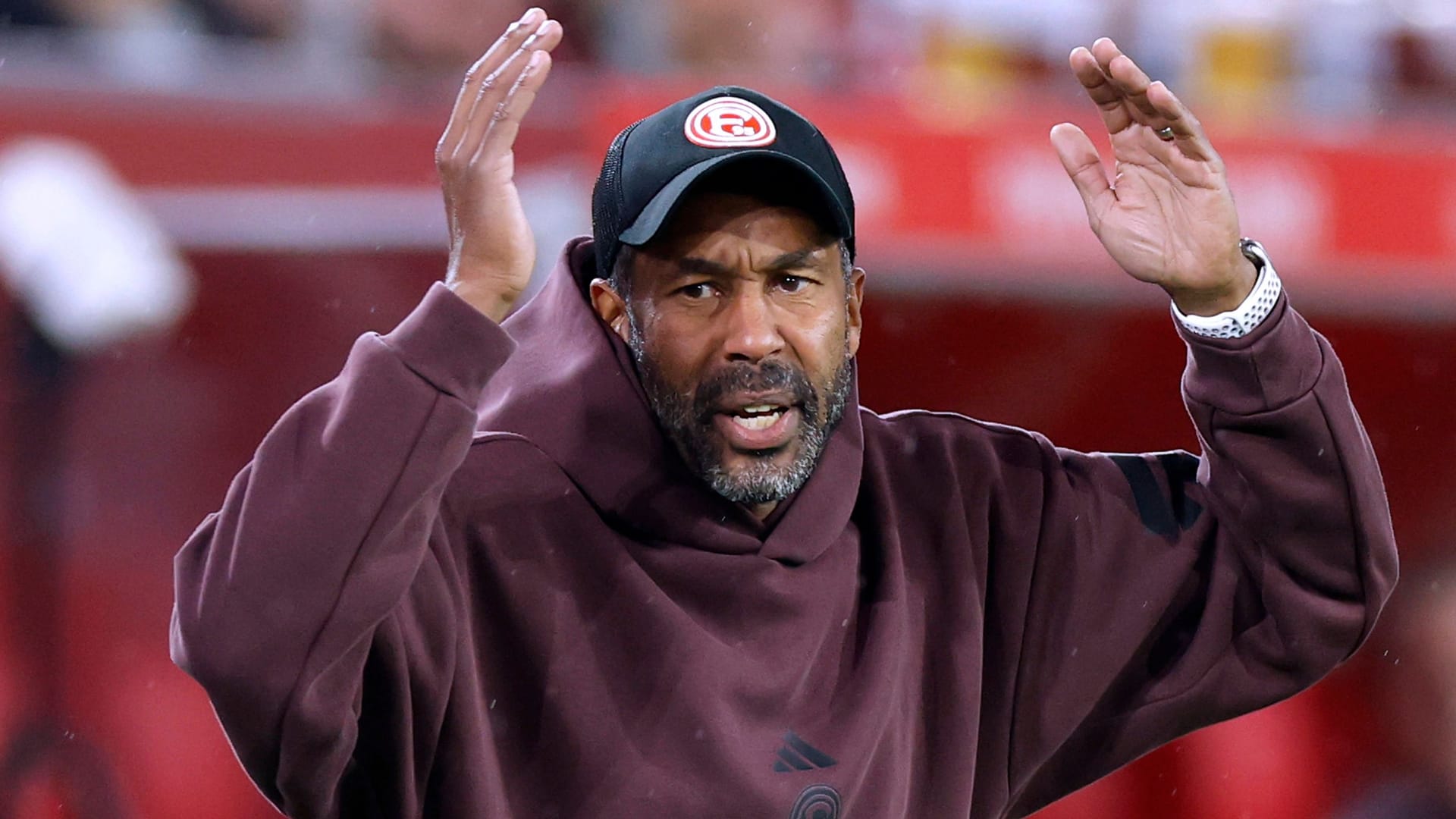 Fortuna-Coach Daniel Thioune bei der Niederlage gegen Nürnberg am Freitag (Archivfoto): Wie lange bleibt er noch Trainer in Düsseldorf? Fortuna-Coach Daniel Thioune bei der Niederlage gegen Nürnberg am Freitag (Archivfoto): Wie lange bleibt er noch Trainer in Düsseldorf?