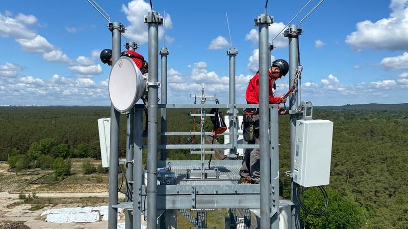 urn:newsml:dpa.com:20090101:251014-935-890637