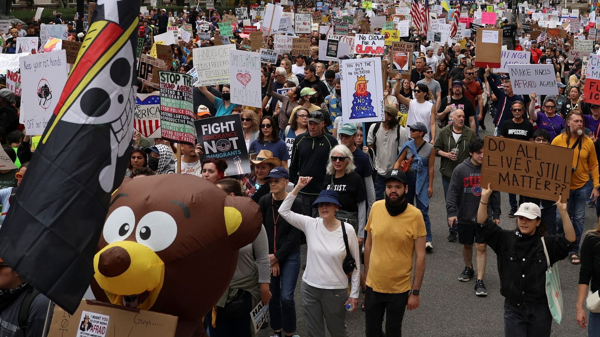 Ein Protestzug in Chicago: Bundesweit demonstrierten Millionen gegen die Trump-Regierung.