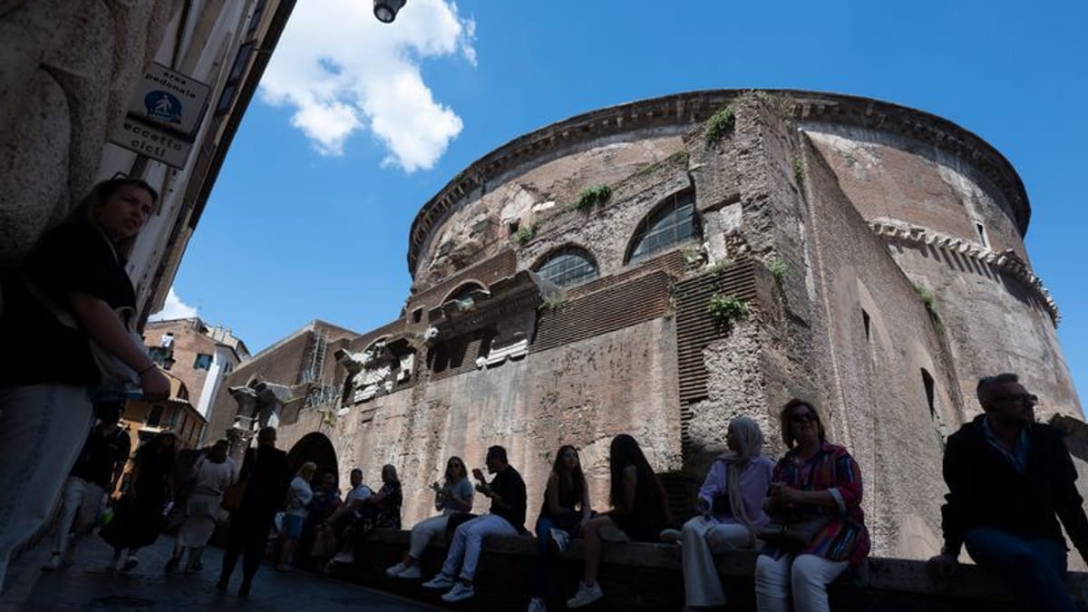 Pantheon in Rom: Tourist stürzt in den Tod