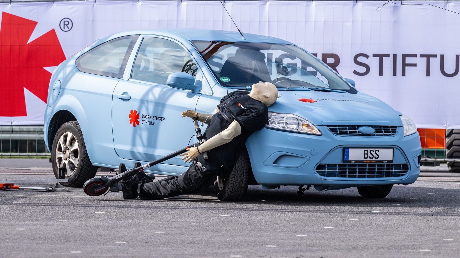Forscher stellen Studie zu Unfällen mit E-Scootern vor Forscher stellen Studie zu Unfällen mit E-Scootern vor