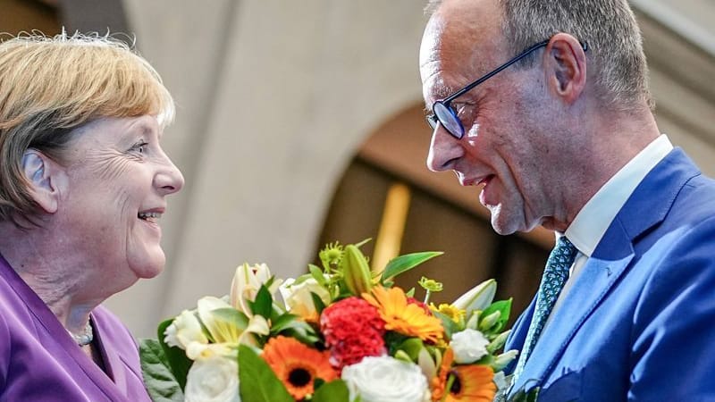 Bei der Feier zu Merkels 70. Geburtstag im vergangenen Jahr war Friedrich Merz dabei. Bei der Feier zu Merkels 70. Geburtstag im vergangenen Jahr war Friedrich Merz dabei.