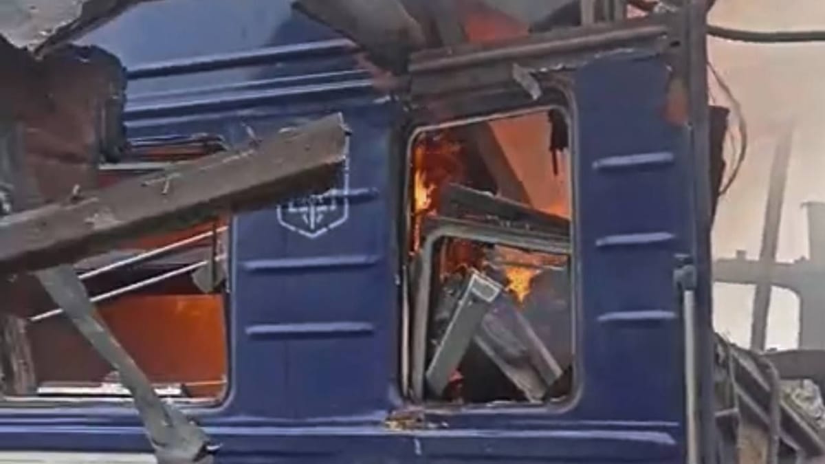 Ukraine-Krieg: Russland attackiert Zug mit Zivilisten –viele Opfer