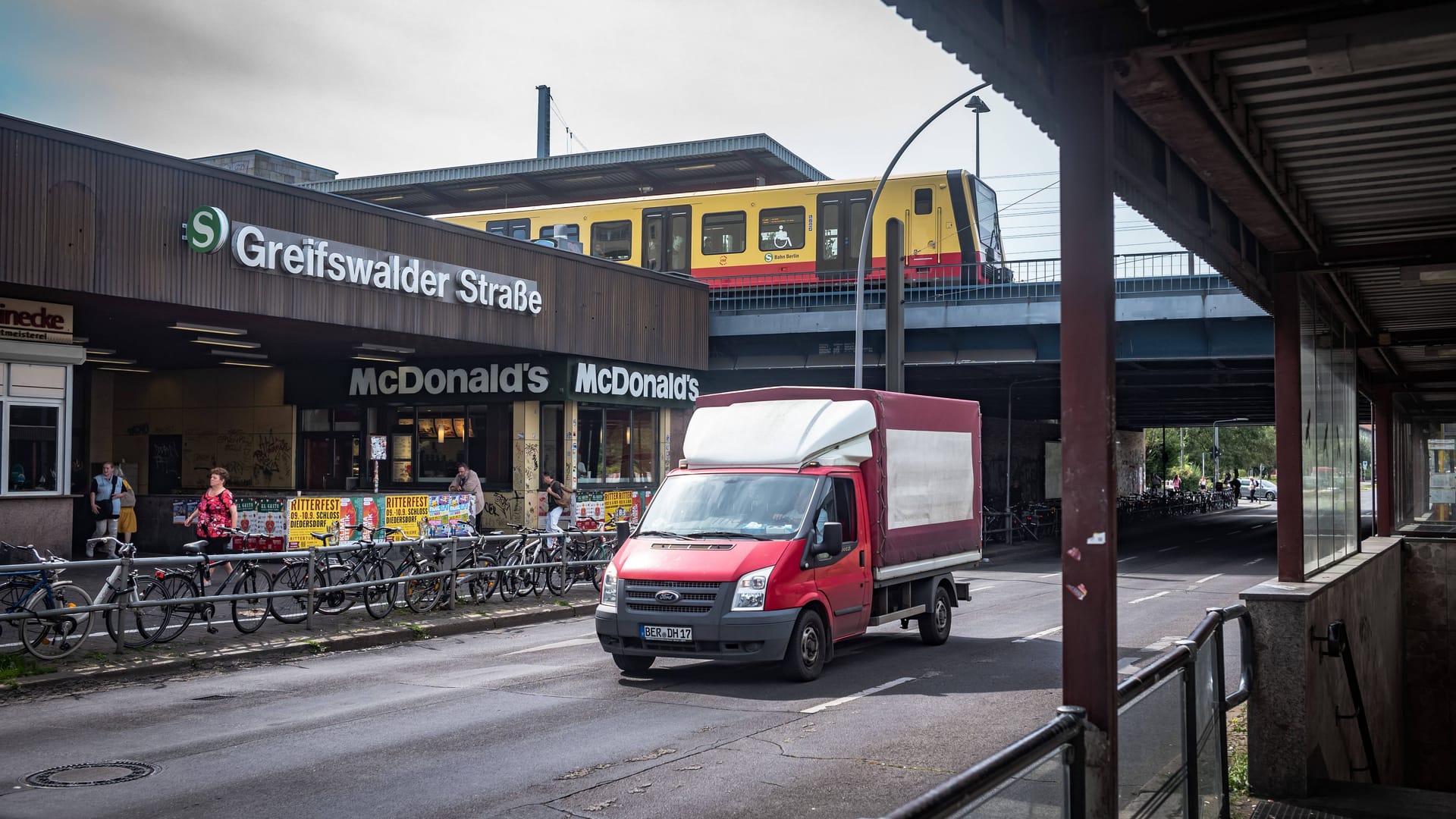 S-Bahnhof Greifswalder Straße (Archivbild): Hier kam es zu dem Vorfall. S-Bahnhof Greifswalder Straße (Archivbild): Hier kam es zu dem Vorfall.