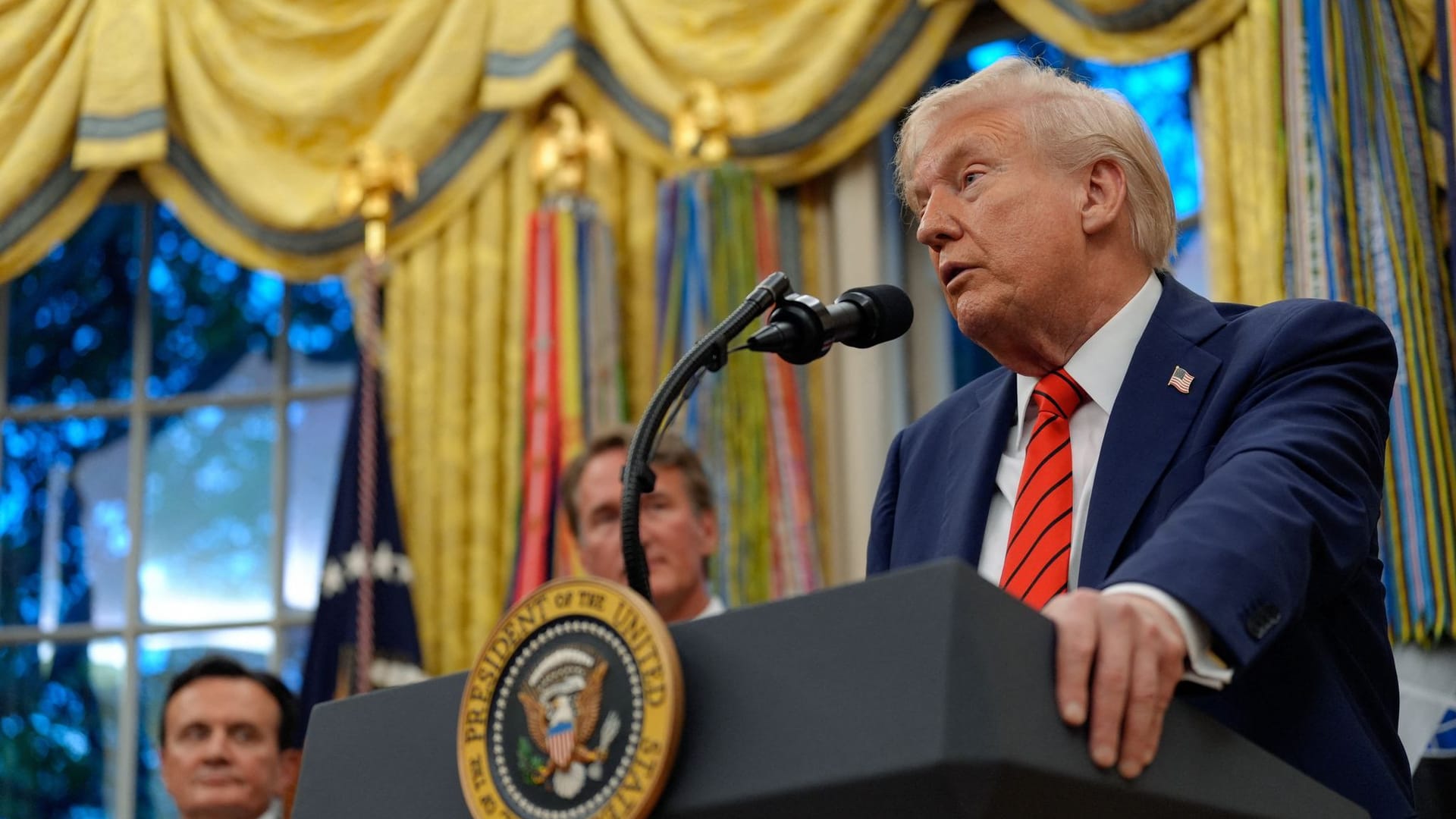 Donald Trump im Weißen Haus. Er will trotz Shutdown die amerikanischen Soldaten bezahlen. Donald Trump im Weißen Haus. Er will trotz Shutdown die amerikanischen Soldaten bezahlen.