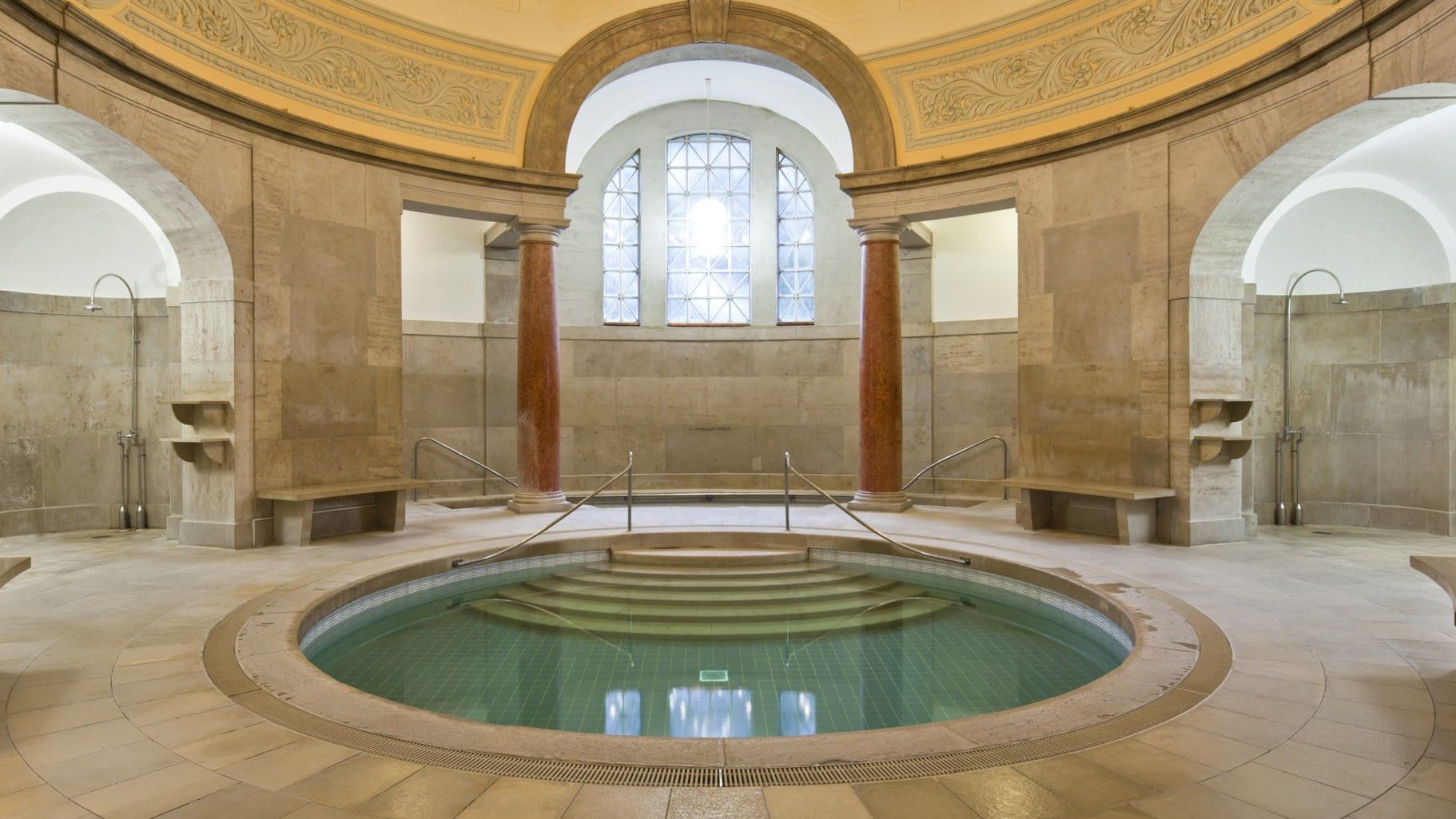 Müller'sches Volksbad, Wärmebecken