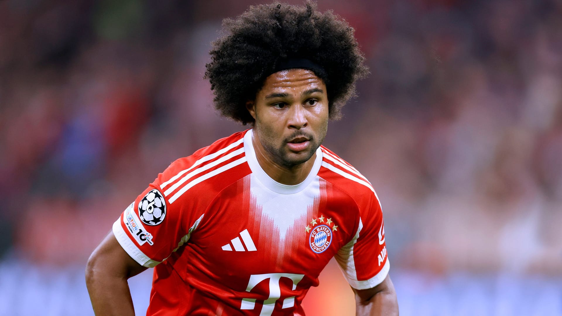 Serge Gnabry im Champions-League-Trikot der Bayern: Der Angreifer spielt seit 2017 beim deutschen Rekordmeister. Serge Gnabry im Champions-League-Trikot der Bayern: Der Angreifer spielt seit 2017 beim deutschen Rekordmeister.