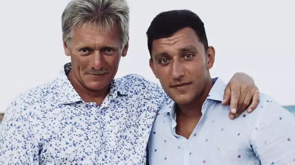 Kremlsprecher Dmitri Peskow mit seinem Sohn aus erster Ehe Nikolai Peskow.