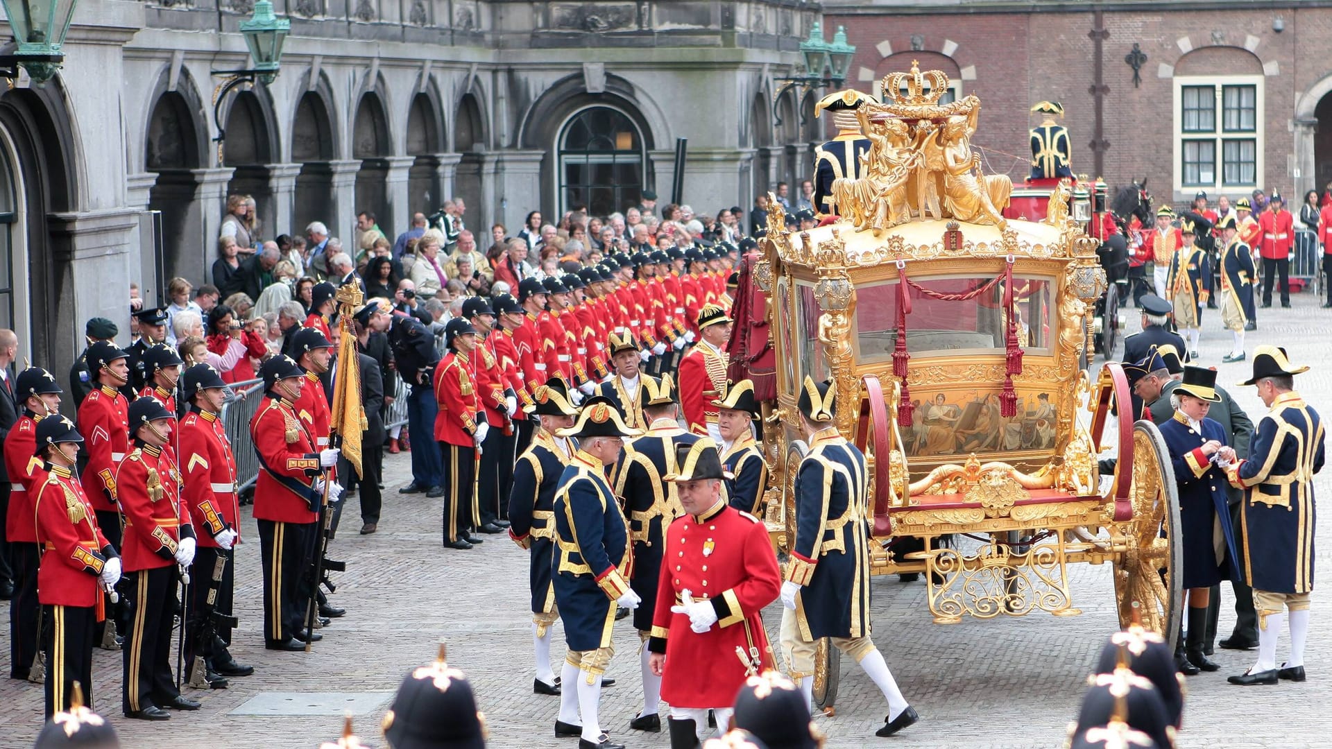 Auch ein Spyker: Die Gebrüder Spijker bauten 1898 die sogenannte Goldene Kutsche für das niederländische Königshaus. Sie fährt die Monarchen jährlich zur Eröffnung des Parlaments.