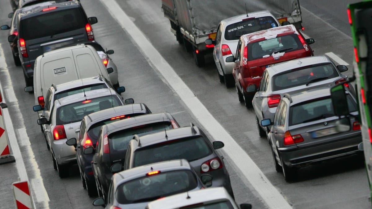 A27: Auto brennt – Sperrung zwischen Langwedel und Verden-Nord