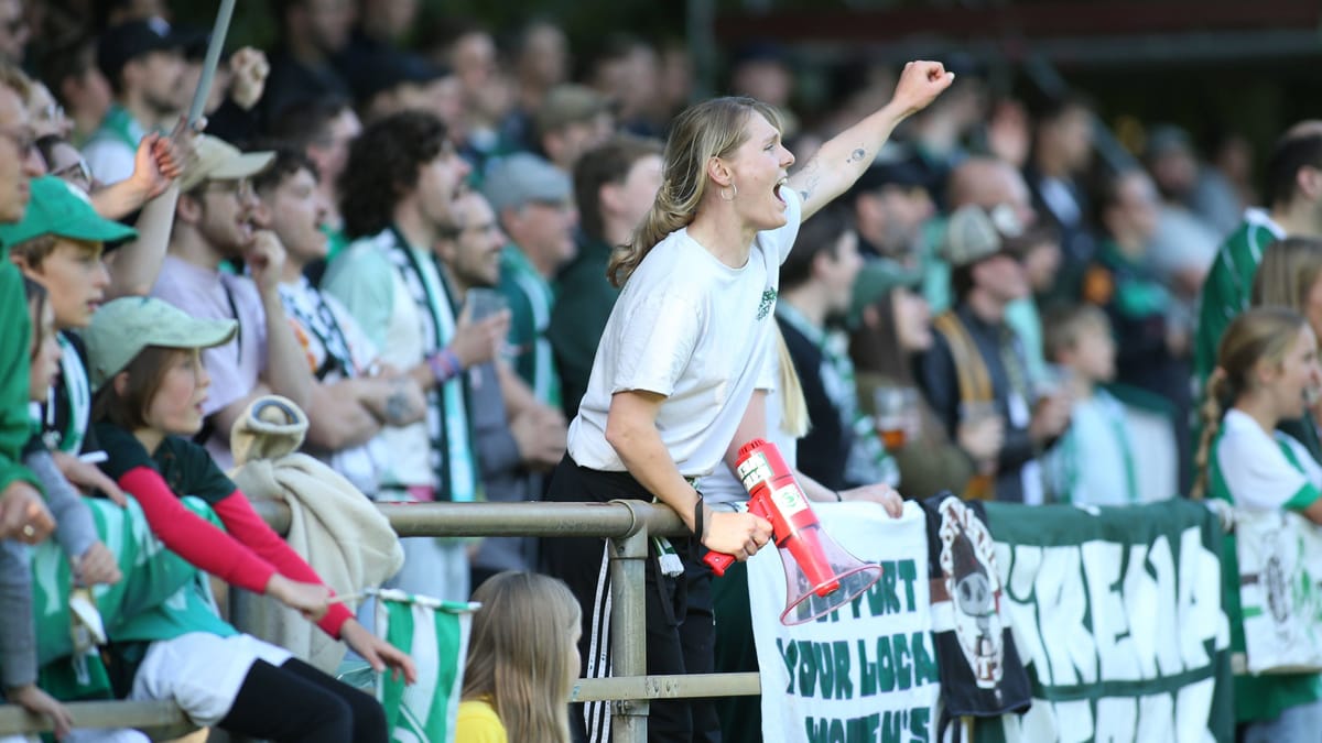 Frauenmannschaft stellt neuen Zuschauerrekord auf