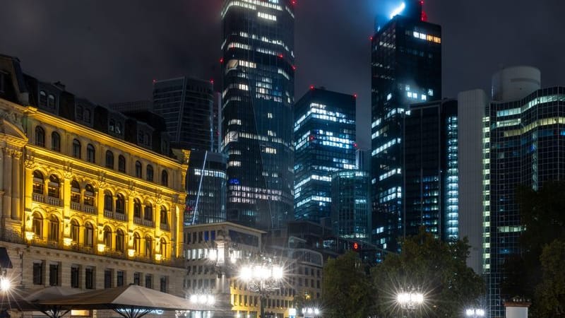 urn:newsml:dpa.com:20090101:251024-935-910983